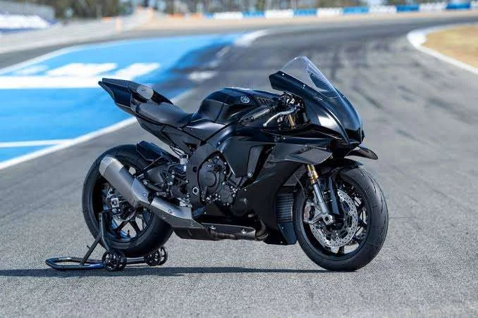 2023 Yamaha YZF-R1